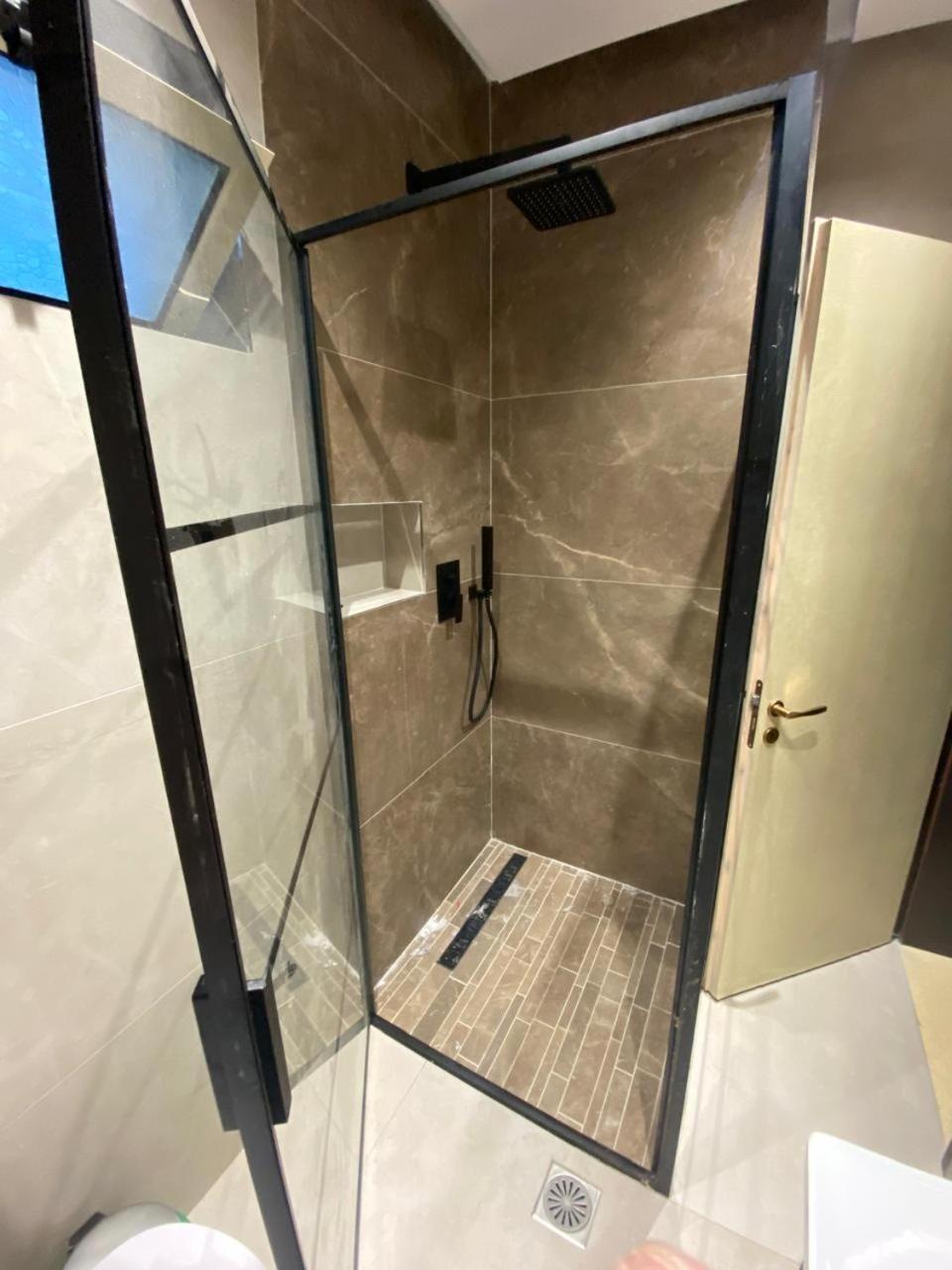 Sea Front Penthouse Apartman Saranda Kültér fotó