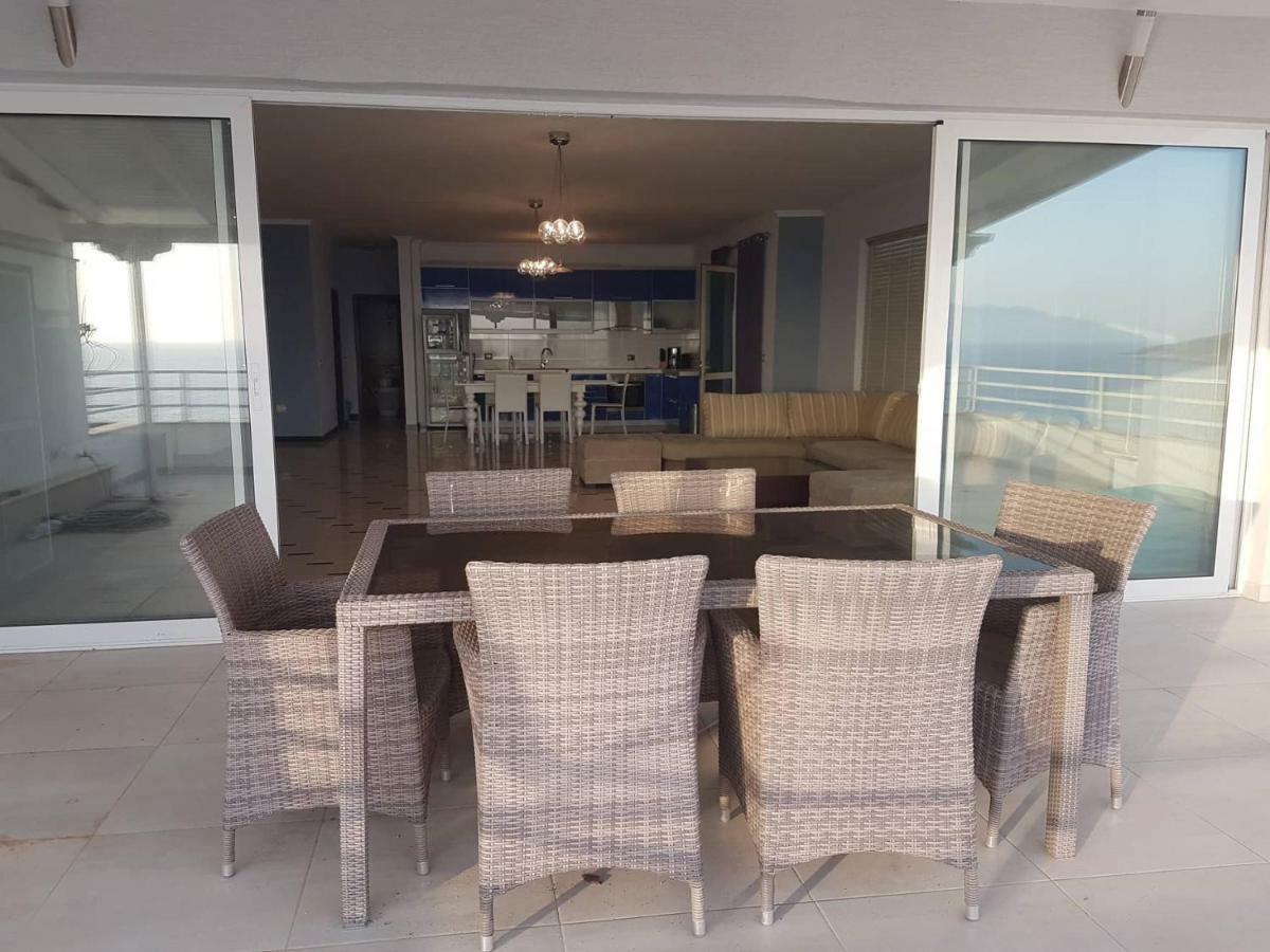 Sea Front Penthouse Apartman Saranda Kültér fotó