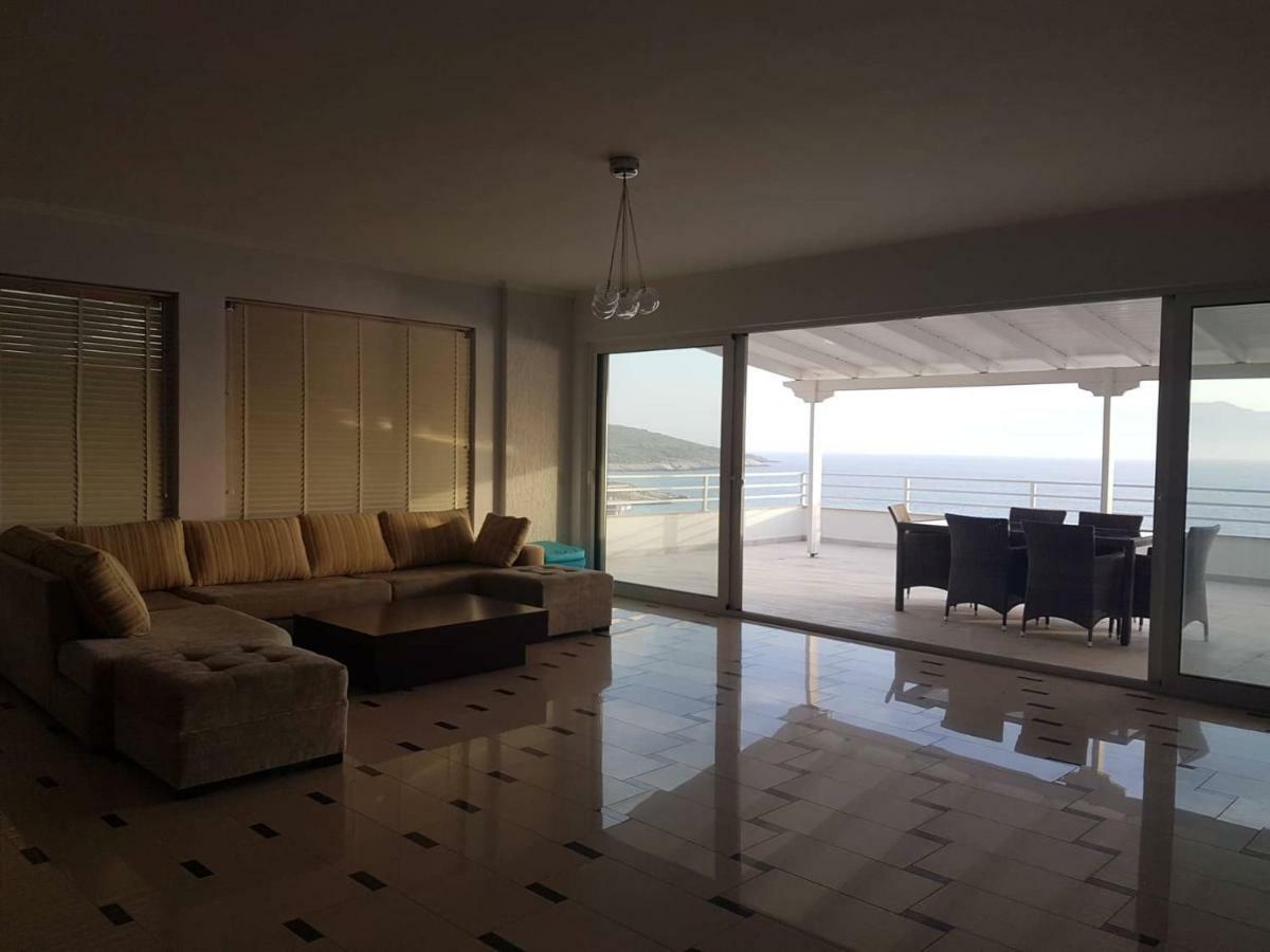 Sea Front Penthouse Apartman Saranda Kültér fotó